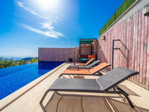  gece  -  Kasım
  | Kalkan İslamlar Balayı Villası: Jakuzili ve Özel Havuzlu Romantik Tatil